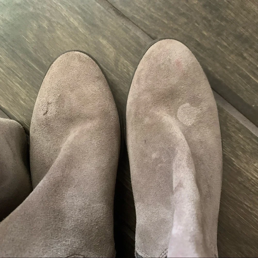 Vince Camuto Patamina Riding Boots in Foxy Suede Beige Sz 7.5